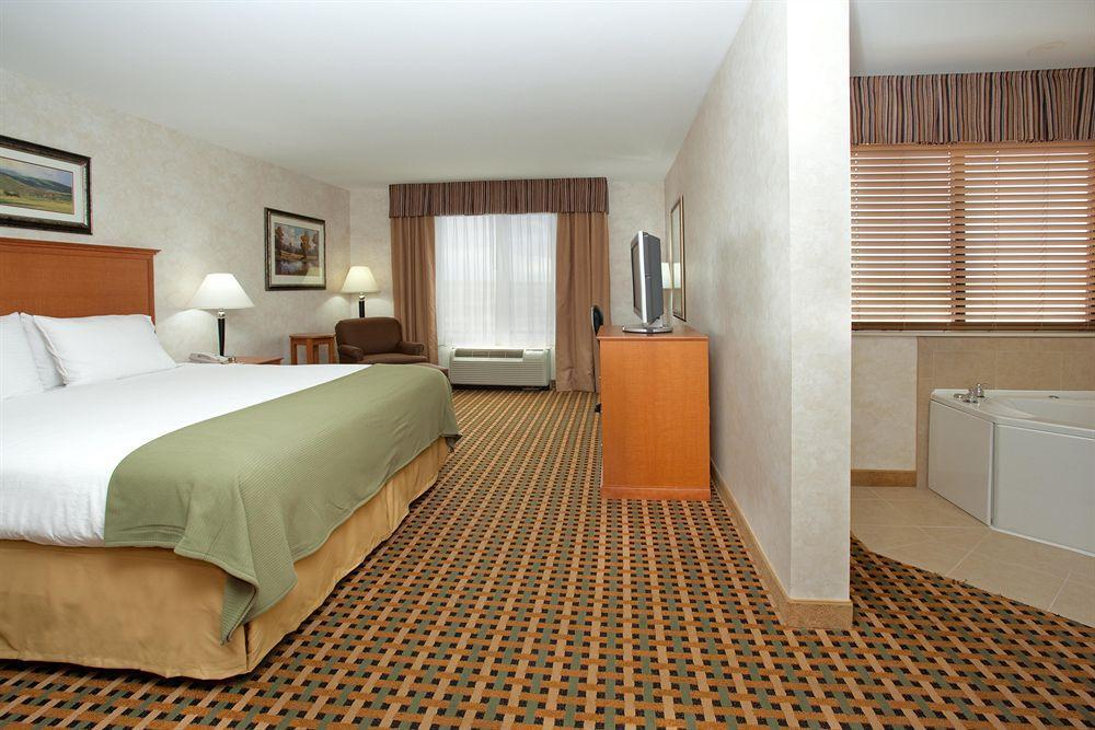 Holiday Inn Express Rawlins By Ihg Экстерьер фото