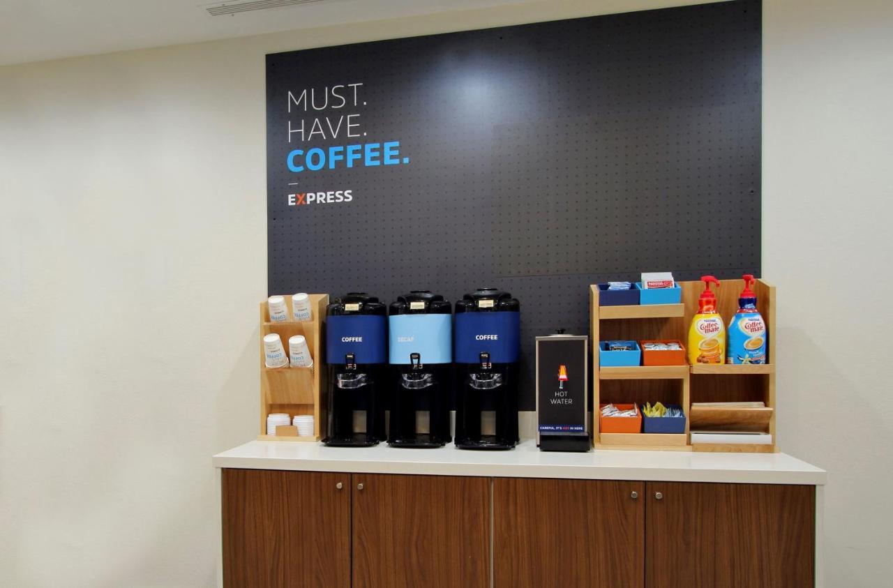 Holiday Inn Express Rawlins By Ihg Экстерьер фото