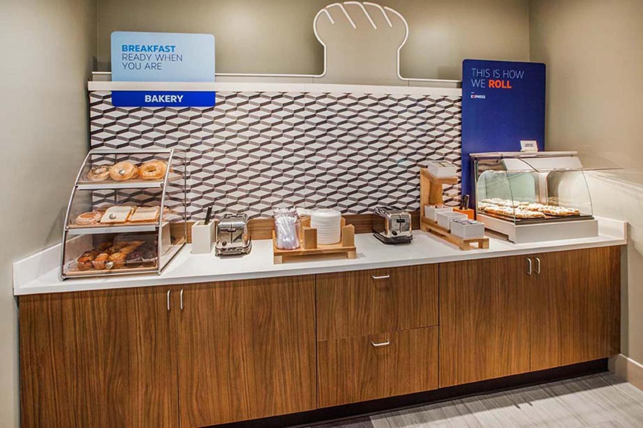 Holiday Inn Express Rawlins By Ihg Экстерьер фото