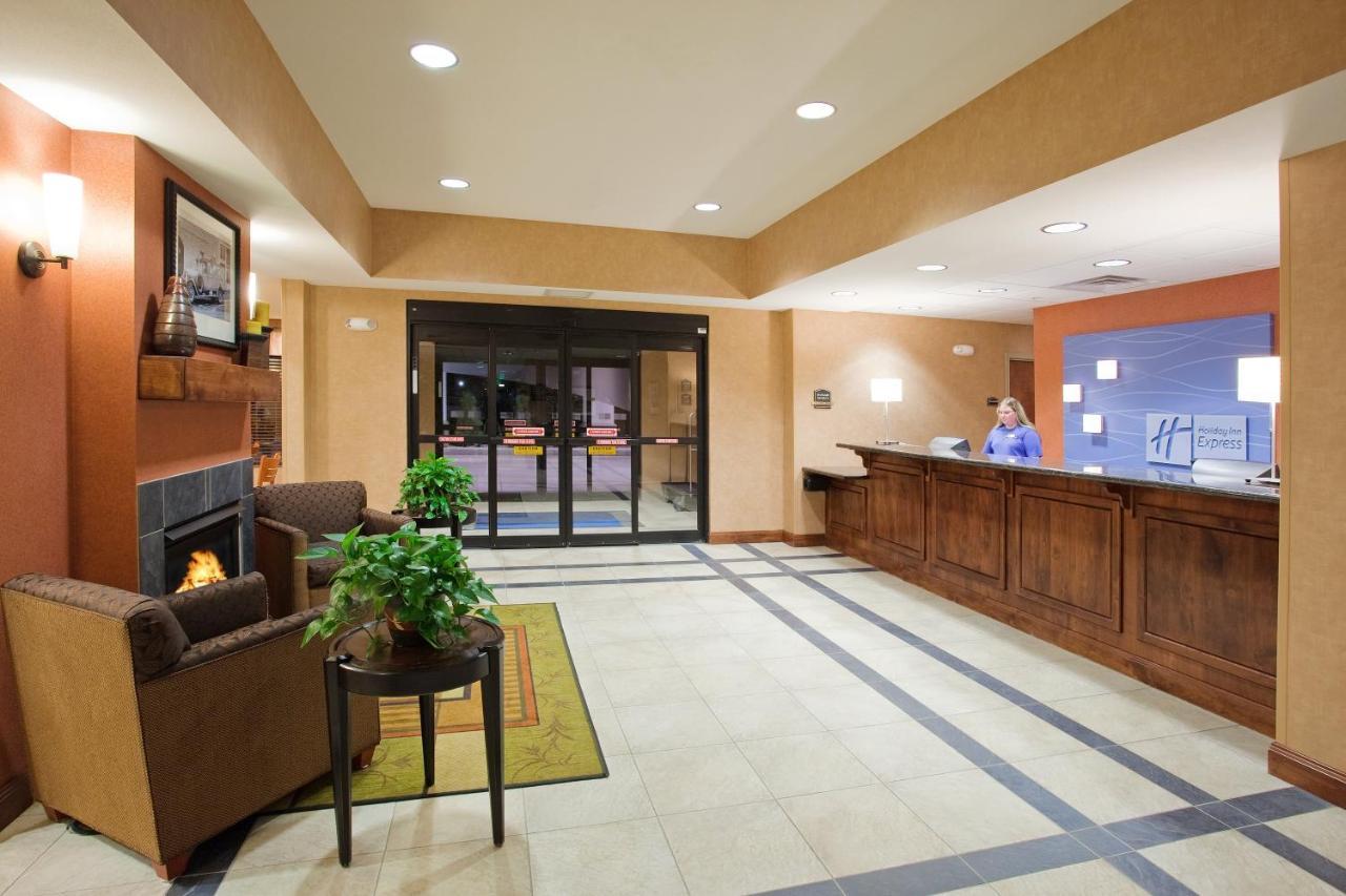 Holiday Inn Express Rawlins By Ihg Экстерьер фото