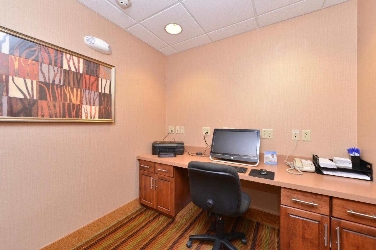 Holiday Inn Express Rawlins By Ihg Экстерьер фото